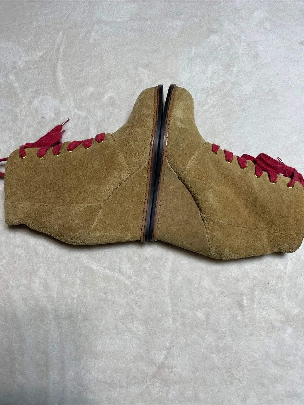 kate spade Tan Suede Wedge Ankle Boots with Red Laces Size 8.5